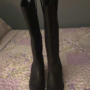 Sleek Black Heeled Women's Boots